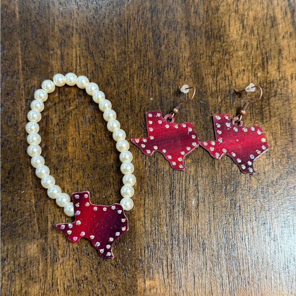 Pearl Bracelet with Red Texas Charm